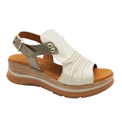 Paula Urban Sandalia Cuña Beige