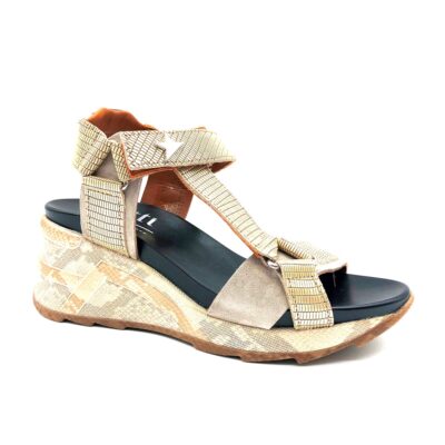 Cetti Sandalia Cuña Dorado